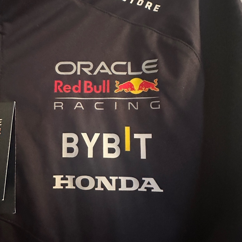 Oracle Red Bull Racing Replica Softshell Jacket​​​ - Picture 6 of 8